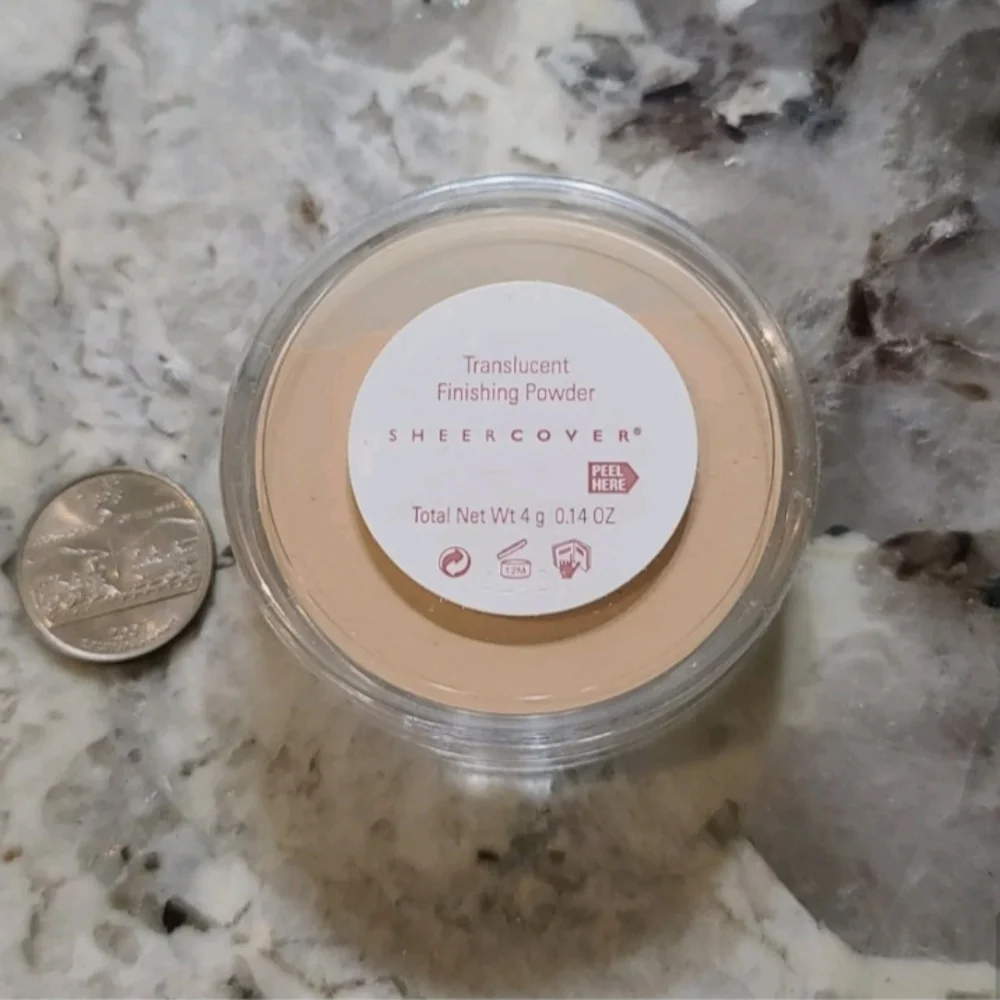 Sheer Cover TRANSLUCENT Finishing Powder 4g, a must have for photography
